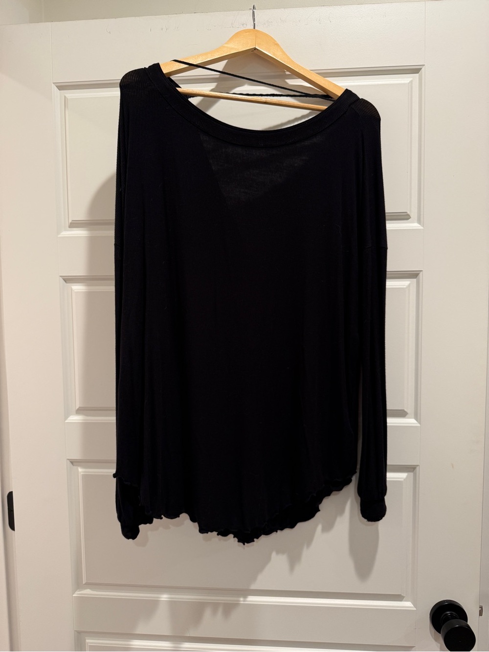 FREE PEOPLE RIBBED BLACK OVERSIZED TUNIC TOP MEDIUM RUFFLE HEM OPEN BACK